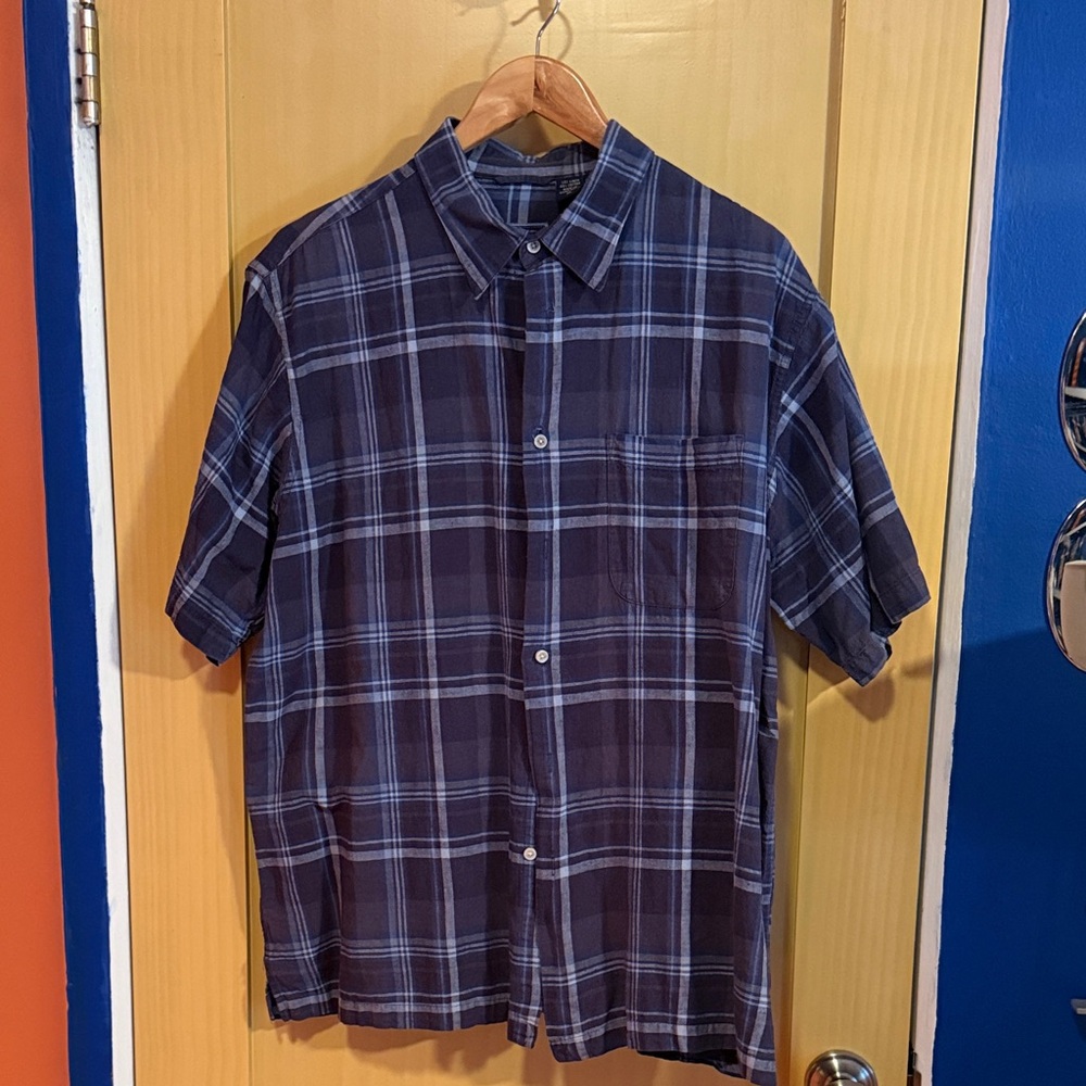 Izod Men's Navy Plaid Casual Shirt